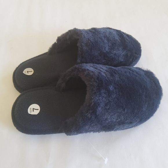New Isotoner Cozy Fuzzy Slippers Slides in Dark Blue Size 7 - Picture 6 of 12